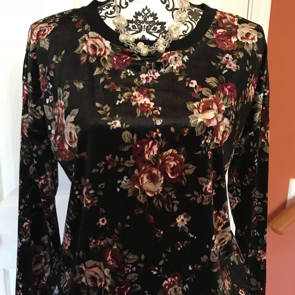 Babeau Velour top- Bin: A5
